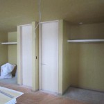 建具取り付け工事中