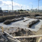根掘り砂利転圧工事中